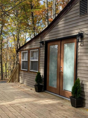 The Nook Lodge - forest cabin at Shawnee/Camelback Mtn East Stroudsburg